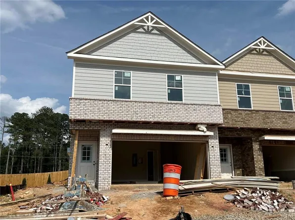 37 Creekside Commons Dr, Hoschton, GA 30548