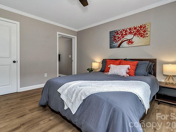 4th image of 21 Carolinda Ln