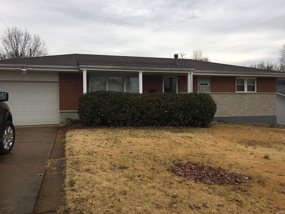 1st image of 2208 Eleanor Kay Dr S