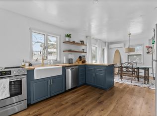 214 Coggeshall Ave, Newport, RI 02840