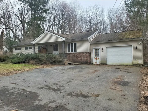 7474 Meadowbrook Dr, Baldwinsville, NY 13027