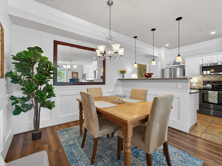 2080 Shamrock Dr — Photo 8