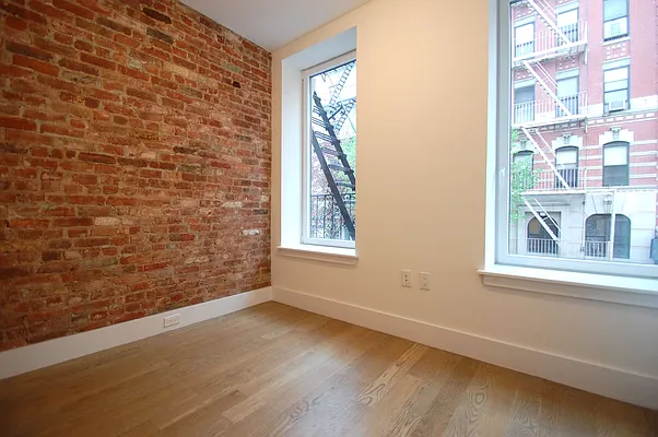 Rented by REAL New York | media 21