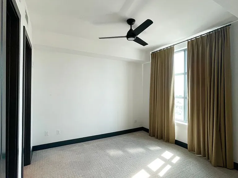 5 Gadsdenboro St #411 — Photo 7