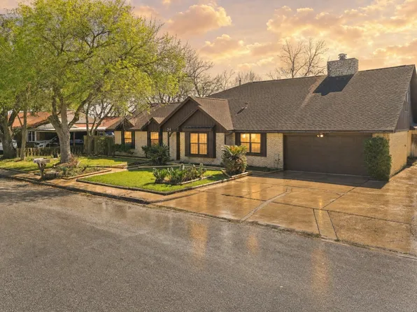 3412 Fairway Dr, Wharton, TX 77488