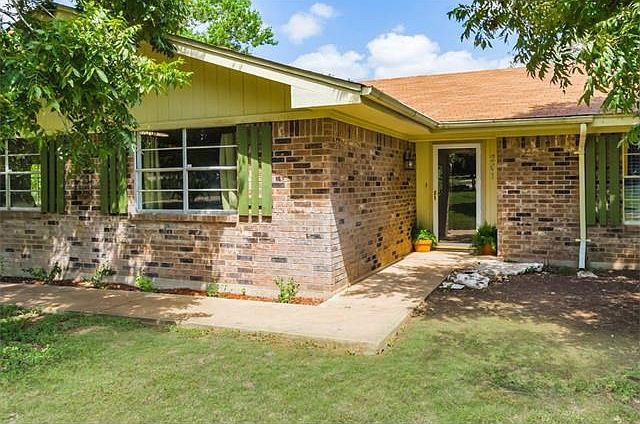 1st image of 201 Sunnywood Ln