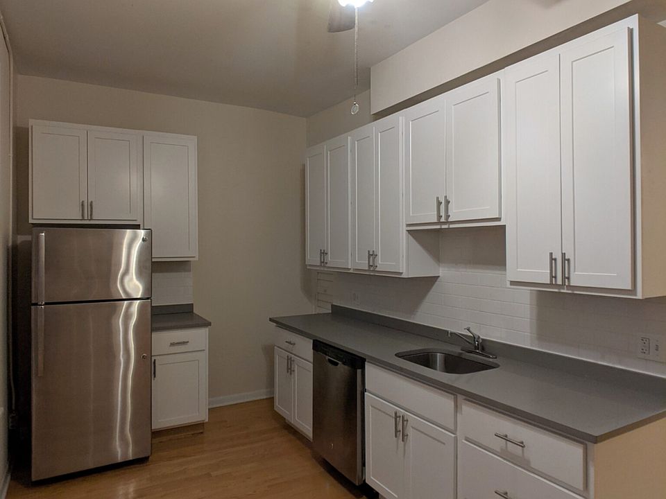 1st image of 1208 W Wrightwood Ave #2
