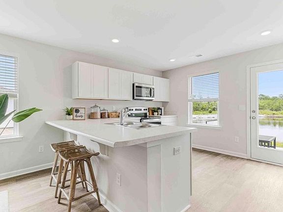 4th image of 2105 Grande Palms Trl SE