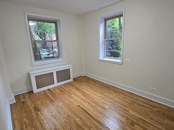 3rd image of 4824 43rd St APT 1G