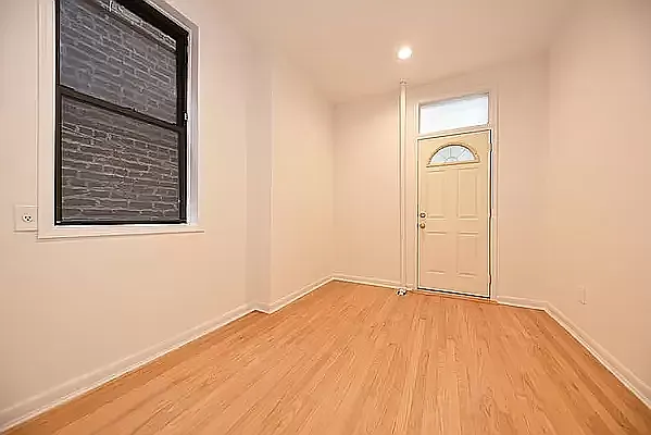 Rented by Buchbinder & Warren | media 10