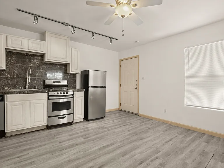 210 W 38th St #12 — Photo 9