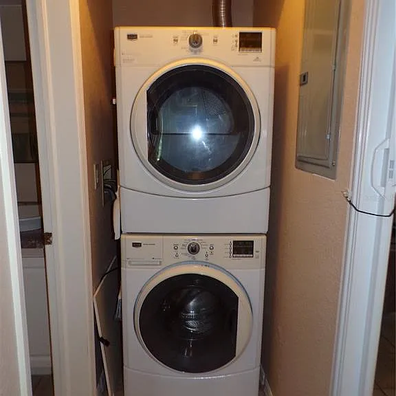 4016 Oakview Dr #J8 — Photo 29