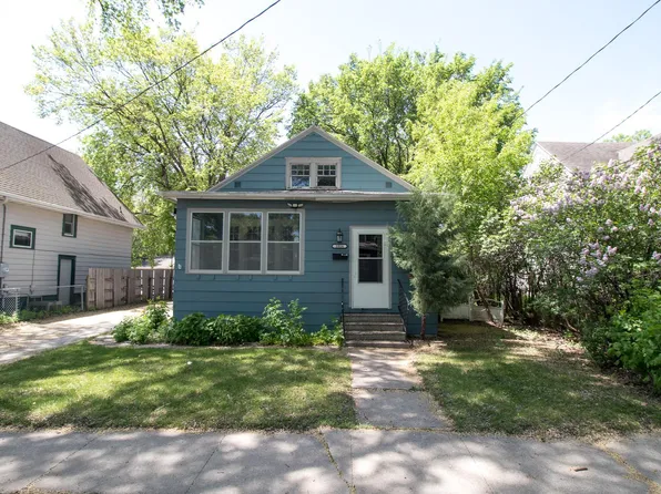 1016 12th St N, Fargo, ND 58102