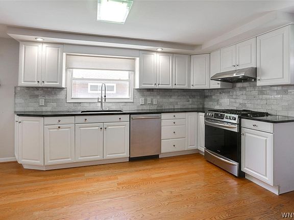 3rd image of 99 Darwin Dr