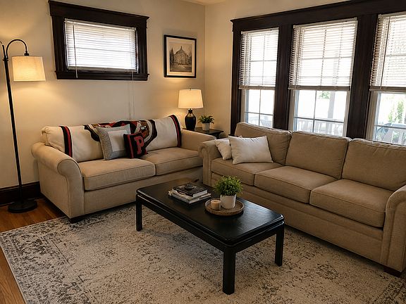 3rd image of 20 Corinthian Rd #1