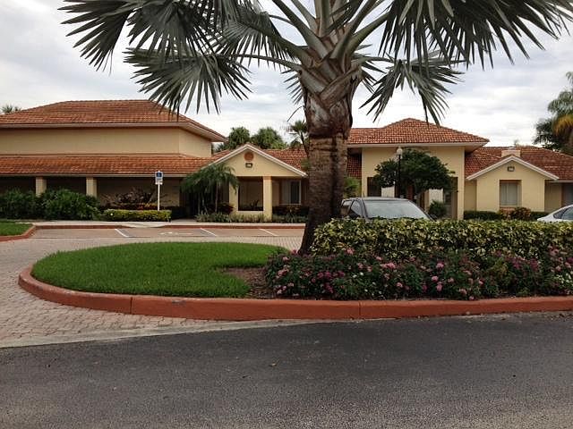 1st image of 1120 The Pointe Dr