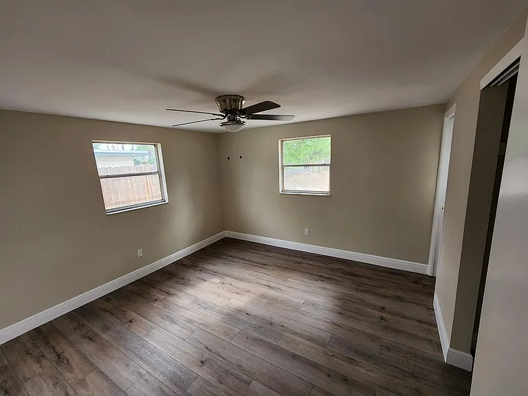 1709 Coppertree Dr — Photo 9