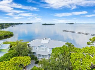 992 Osprey Ct, Palm Harbor, FL 34683