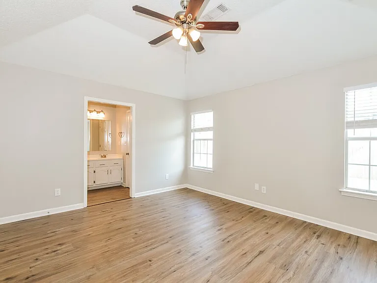 6899 Gallop Dr — Photo 12