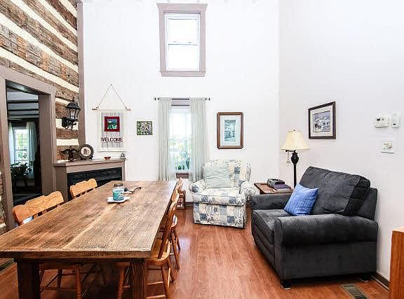 3rd image of 19136 Bowers Ln