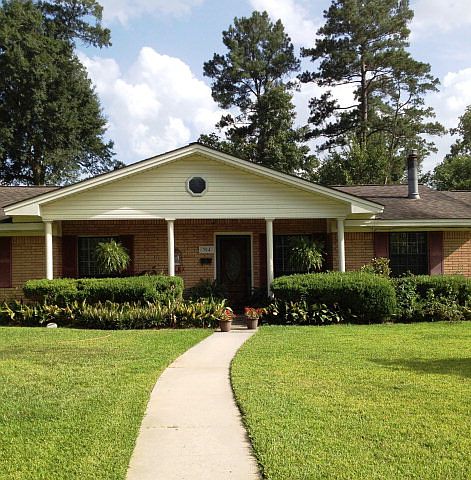 1st image of 304 Englewood Dr