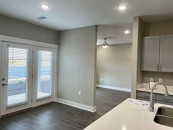 2nd image of 1006 Beaty Blvd #F302