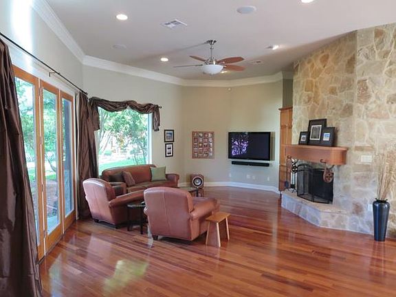 3rd image of 16 Glenway Dr