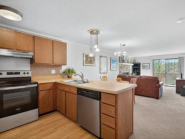 4001 Captains Walk Cir — Photo 11