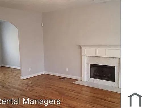 5 bed, 2400 sqft, $3,200 — Photo 3