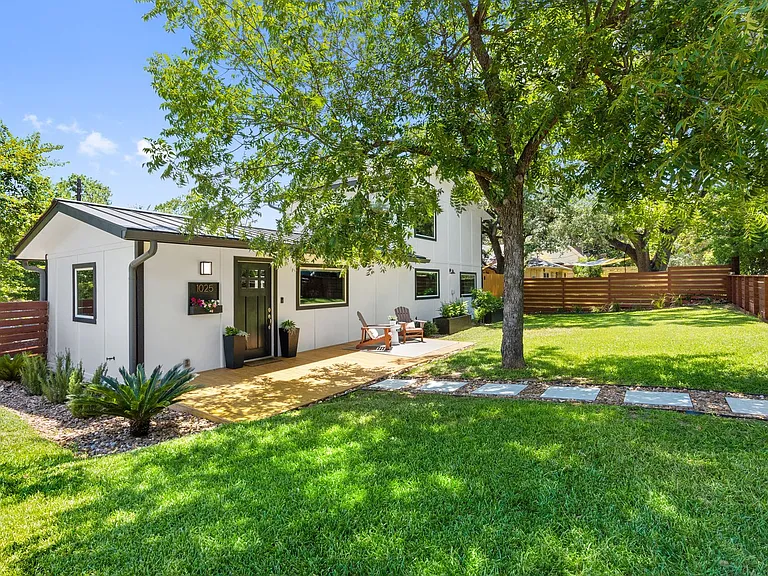 1025 Bonham Ter — Photo 5