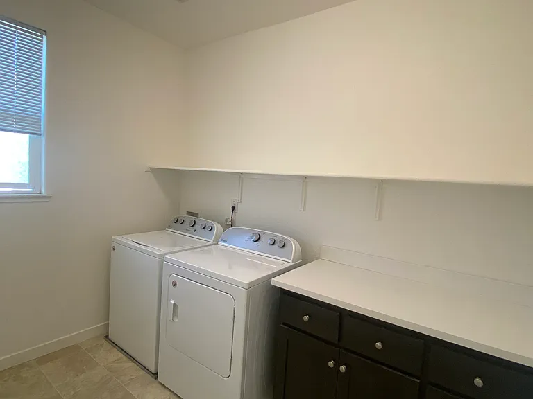 2339 Spitfire Way — Photo 11