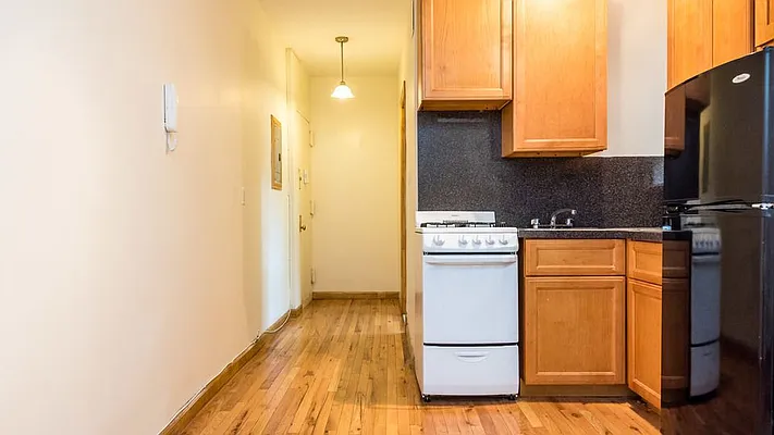 Rented by Nooklyn NYC LLC | media 37