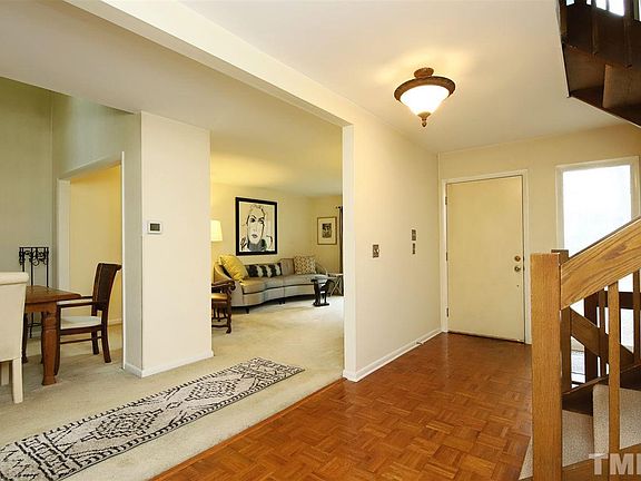 2nd image of 5 Stoneridge Cir