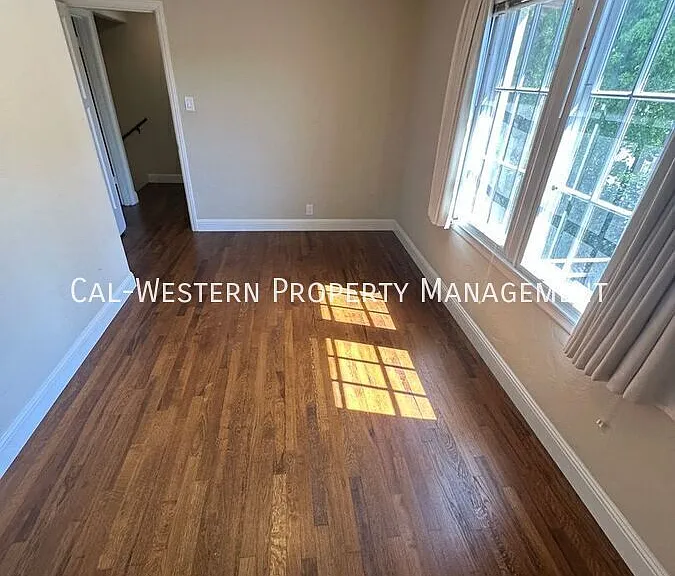 1385 Newport Ave — Photo 67