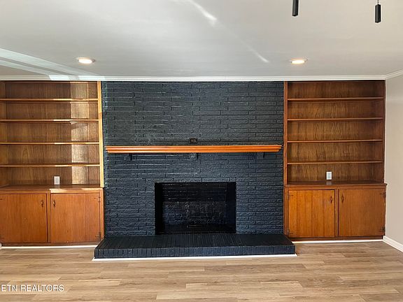 3rd image of 109 Nasson Ln