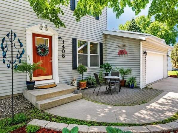 1408 City View Ct NE, Rochester, MN 55906