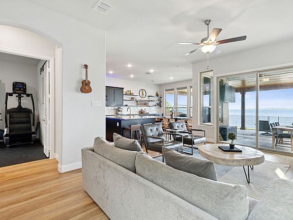 3rd image of 18142 Lakefront Ct