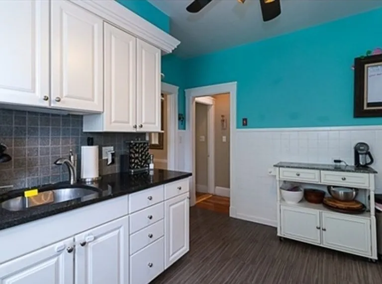 112 W Wyoming Ave #1 — Photo 1