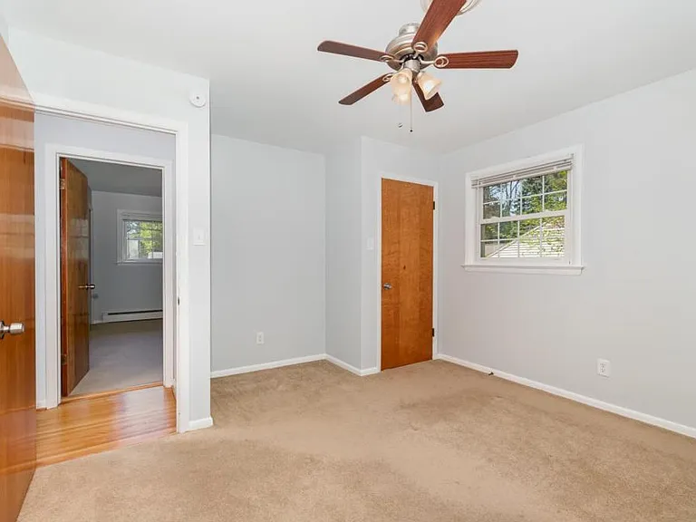 14 Central Blvd — Photo 16