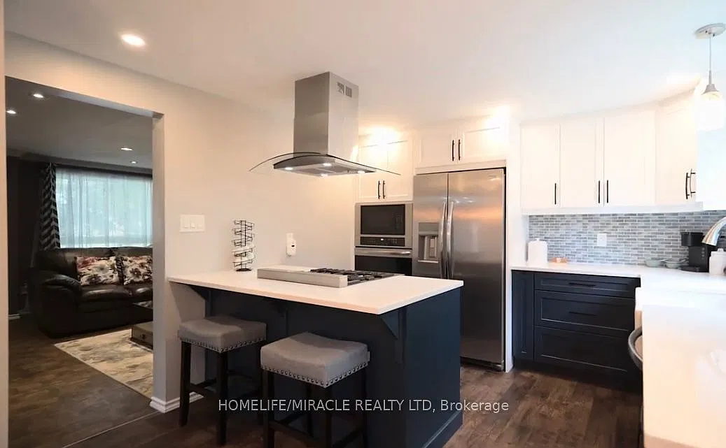 4 bed, $2,650 — Photo 1