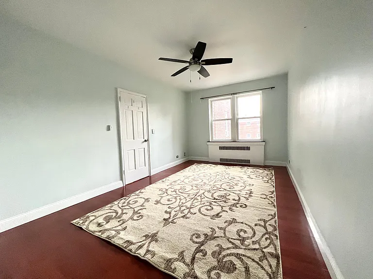 70 Strawberry Hill Ave #3-2F — Photo 5