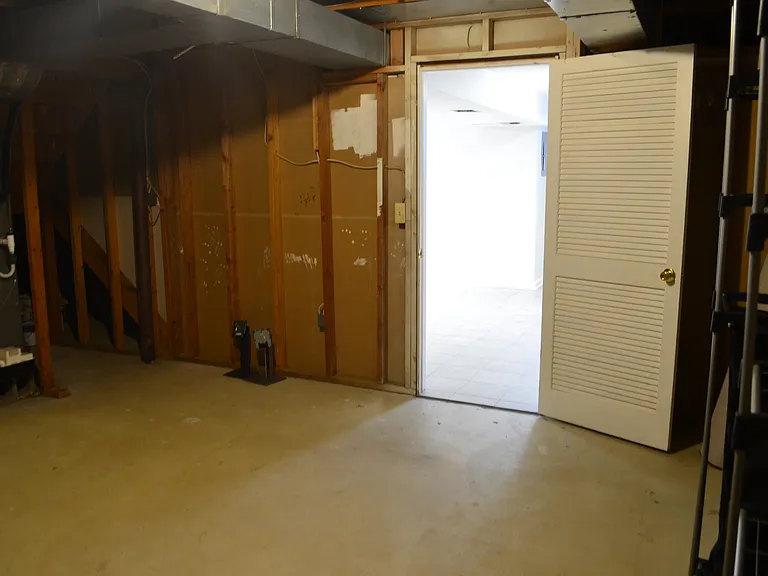 162 Salem Rd — Photo 30