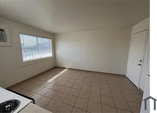 901 E Pierce St #5 — Photo 6