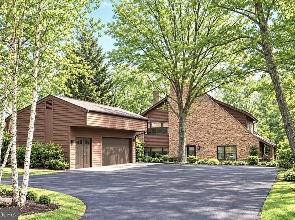 2249 Hunter Mill Rd, Vienna, VA 22181