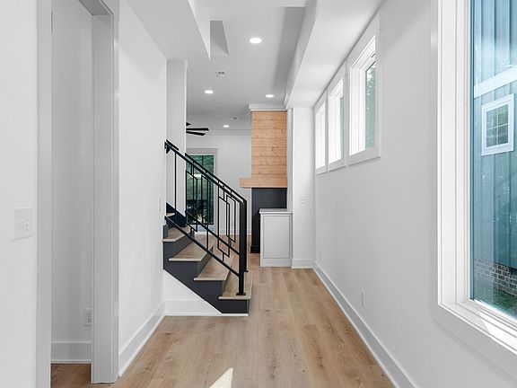 5th image of 142 Barefoot Way