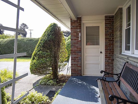 2nd image of 11 Pamela Dr