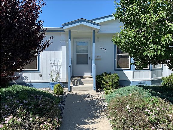 3rd image of 1620 Meadowridge Dr #17