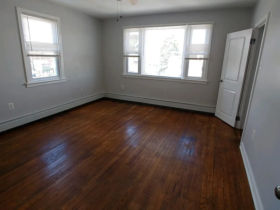 Large Front Bedroom