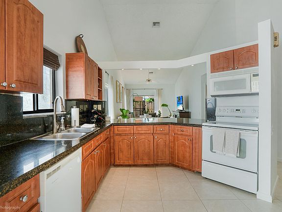 5th image of 21712 Wapford Way