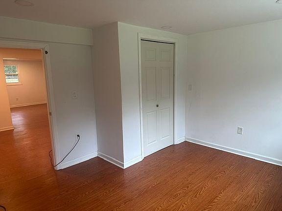 3rd image of 7050 Hawthorne Rd